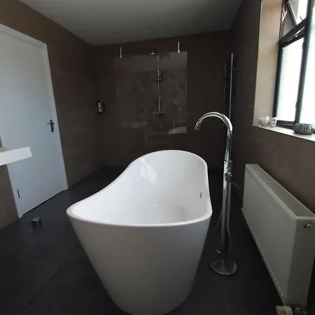 Lovely 3-Bed House In Connemara County Galway Holiday home Gowla